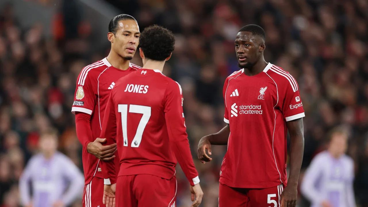 مواعيد وقنوات بث مباراة توتنهام وليفربول في الدوري الإنجليزي الممتاز 2025-2026 وكيفية مشاهدتها مباشرةً عبر الإنترنت